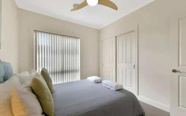 Spacious 2 Bed, 2 Bath Villa, CBD Location