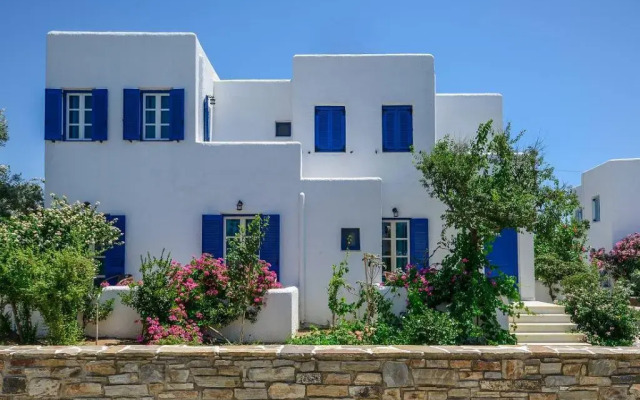Agia Anna Studios & Apartments