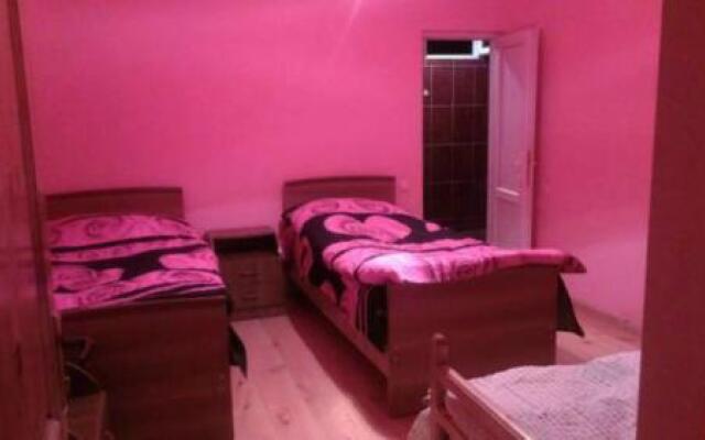 Tonchi Guest house