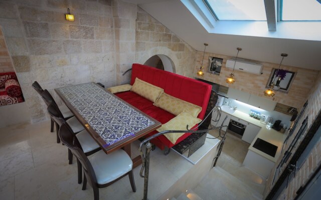 Western Wall Luxury House