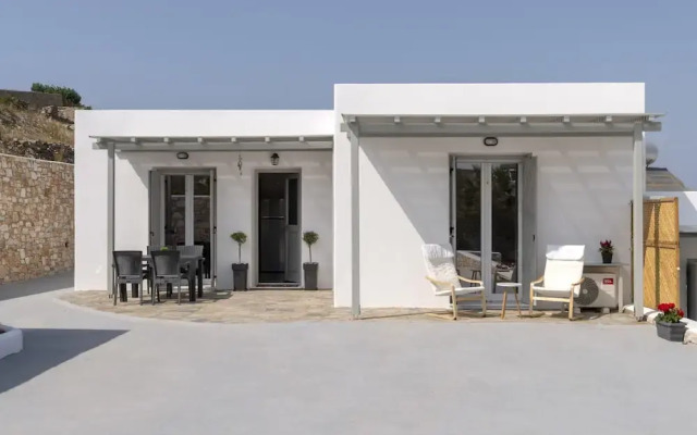 Parikia s Sunlight 2bedroom House