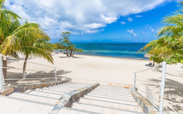 Pristine Bay 1106 4 Bedroom Home by RedAwning
