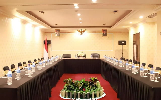 Grand Mahkota Hotel