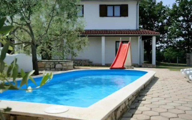 Splendid Poreč Holiday Home With Swimming Pool