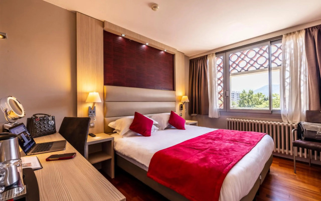 Hôtel Les Trois Roses, Grenoble Meylan