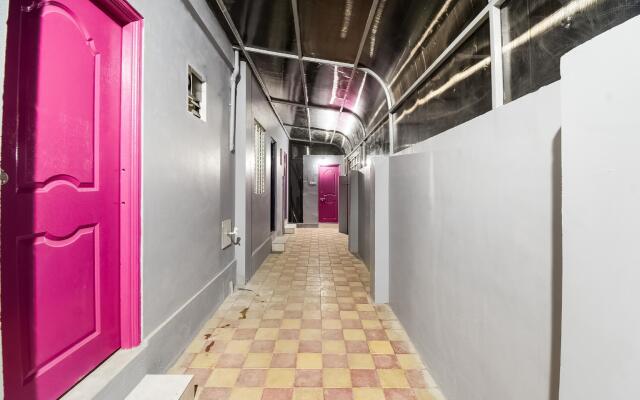 OYO 73738 Hotel Center City