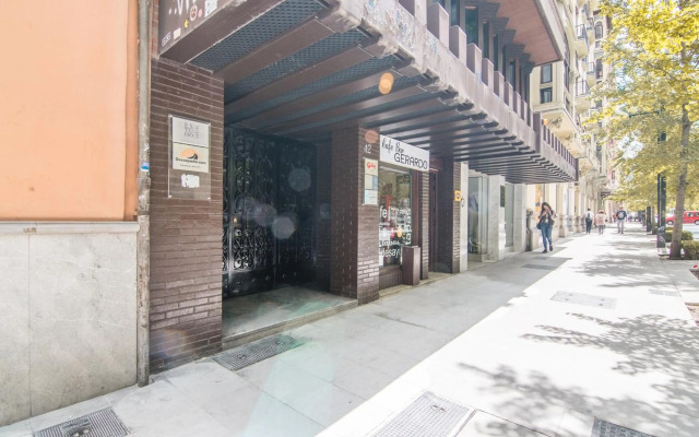 tuGuest Gran Via 42 Apartment