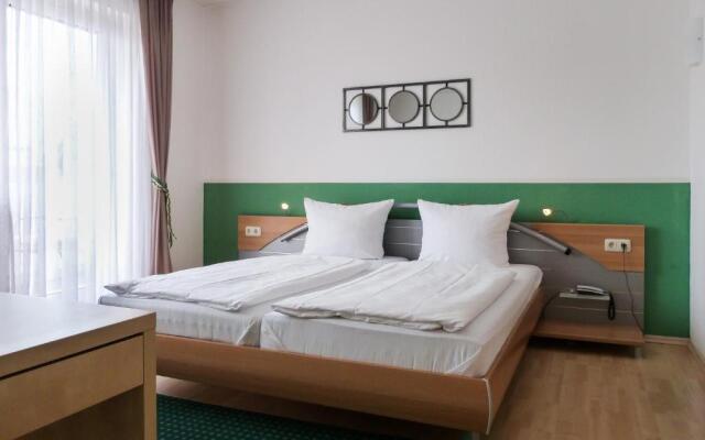 City Hotel