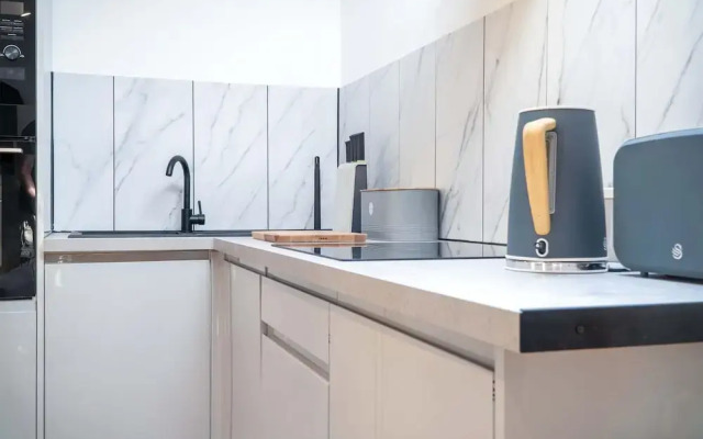 Flat 2 - 1 Bedroom Apartment - Tenby