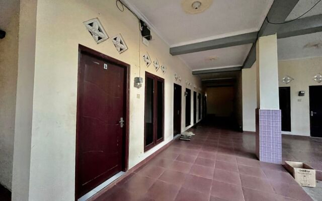 OYO Life 93504 Kost Krisna