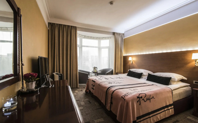 New West Hotel