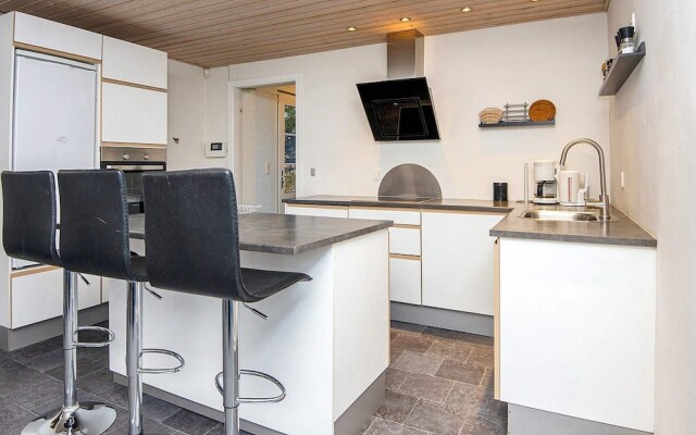 10 Person Holiday Home in Glesborg-by Traum