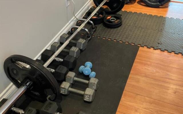 ⋆ 7 person Hot Tub and Fire Pit, Shawnigan Lake ⋆