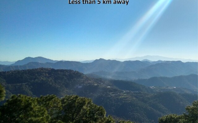 OYO 12187 Home LuxuryHill View 2BHK Villa Kasauli