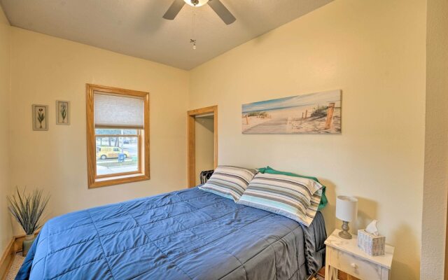 All-season Grand Haven Getaway With Deck!