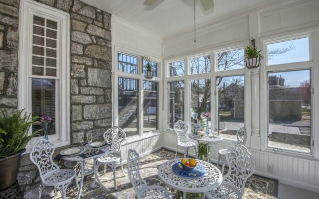 George Washington Wood Bed & Breakfast