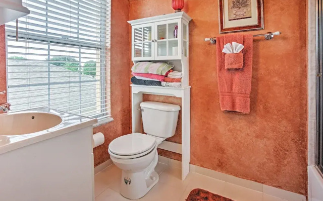 Naples Home w/ Pool, Extended Stays Welcome!