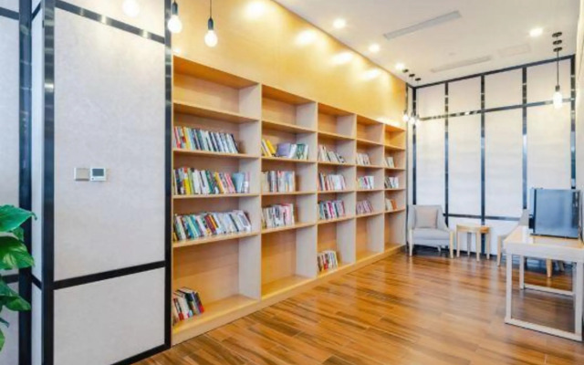 Days Inn by Wyndham Business Place Sichuan Bazhong