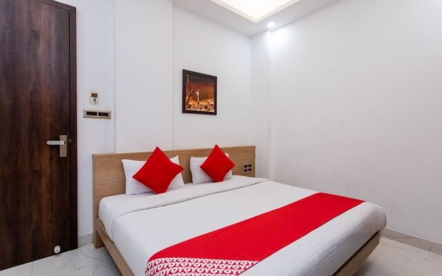 Capital O 27658 Hotel New Mohit Regency