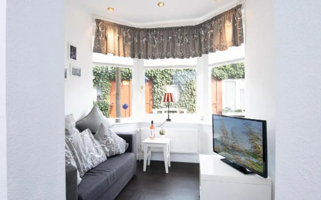 Kirchweg 10, Rosengarten