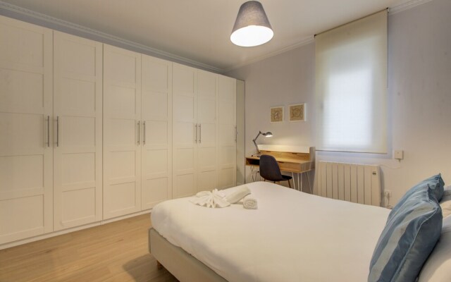 Cozy Apartment in Conde Duque