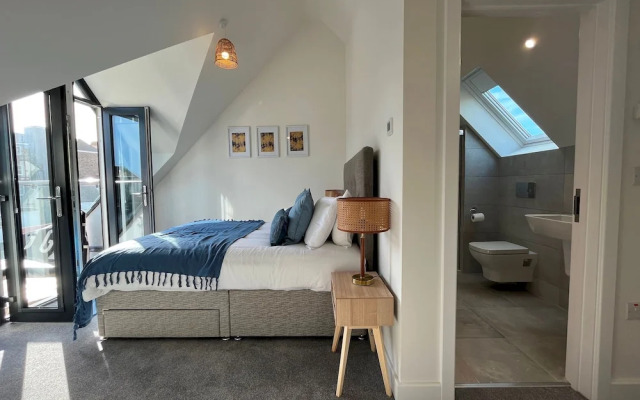 Stunning 3 bed 2 5 Bath Penzance Seaside Balcony