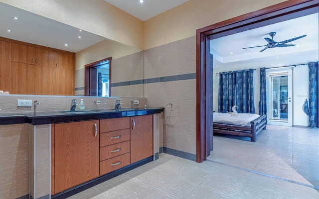 Tropical Luxury 4BR Pool Villa w Game Area