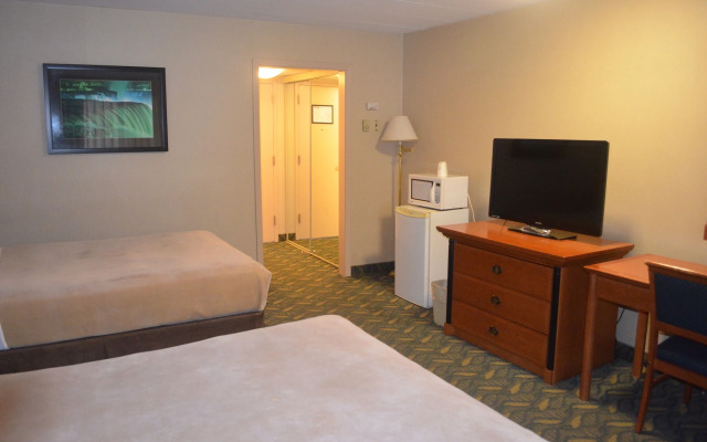 Travelodge by Wyndham Niagara Falls at the Falls