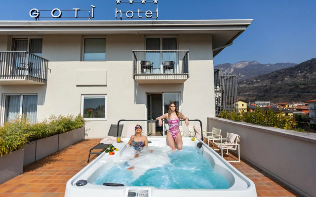 Goti' Hotel