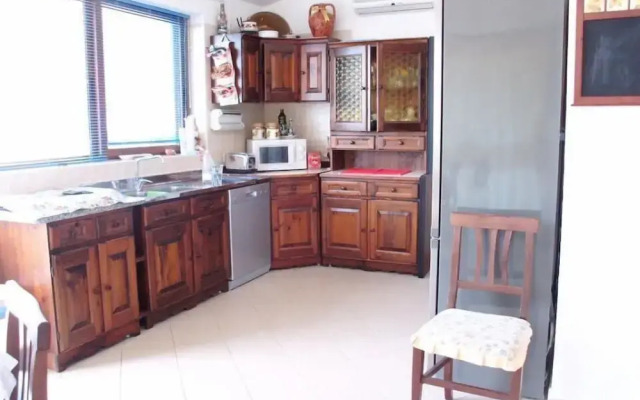 Battistina Holiday Home