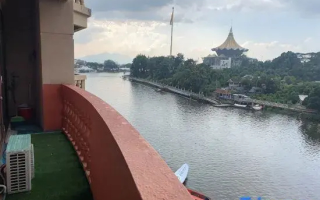 Nicely Riverbank suites 405 @Riverview