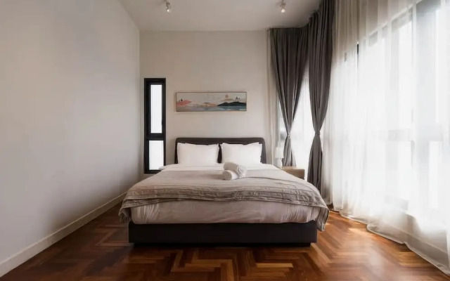 Mews Luxe Residence Apartments