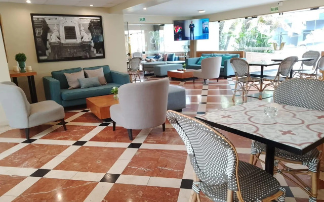 Suites del Bosque Hotel