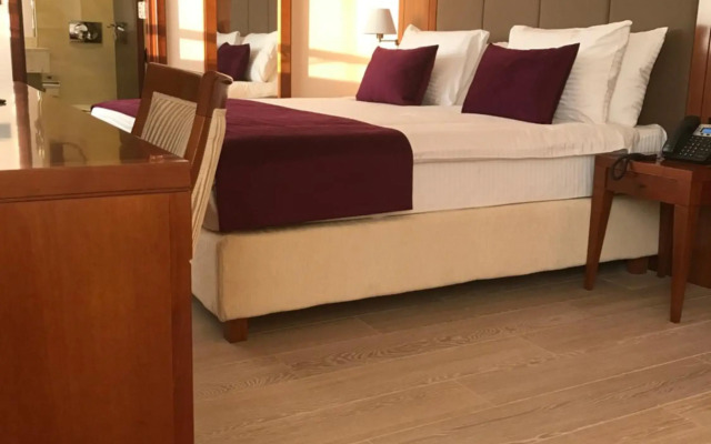 Xenon Hotel & SPA
