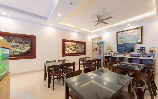 Oyo 383 Luxury Airport Hotel & SPA