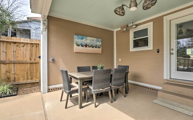 Walk to Beach: Home in Galveston!