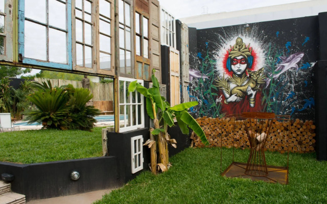 Onas Hostel & Suites
