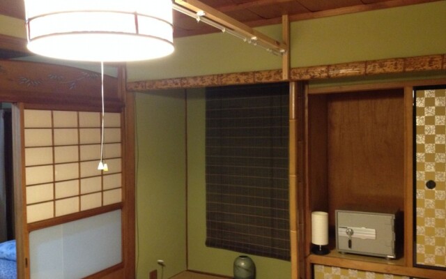 Shin-Osaka Backpacker's Hostel