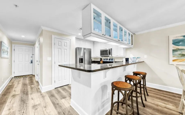 Crystal Dunes 405