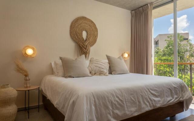 2 BedBath PRIVATE Rooftop & Pool for 6