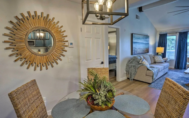 Cozy-chic Condo: Walk to Beach & Park!
