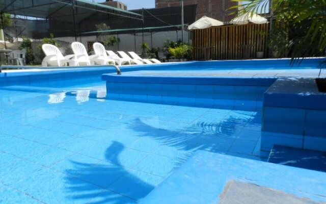 Hotel Holiday Suites