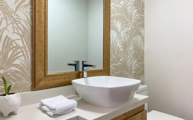 Lovely 2BR With Balcony in Miraflores
