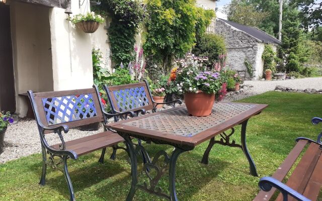 Beautiful 300 Year old Traditional Country Cottage