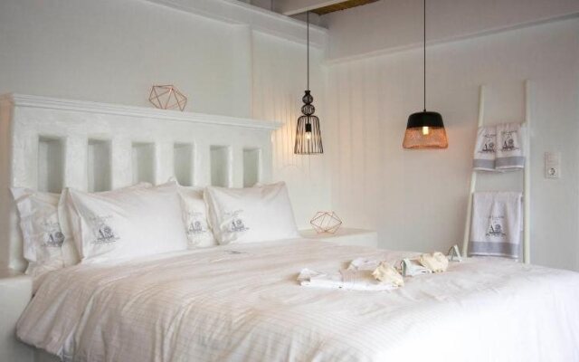 Anixi Lounge Suites - Adults Only