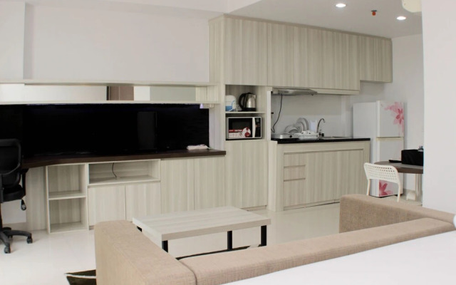 Comfy And Spacious Studio Azalea Suites Apartment