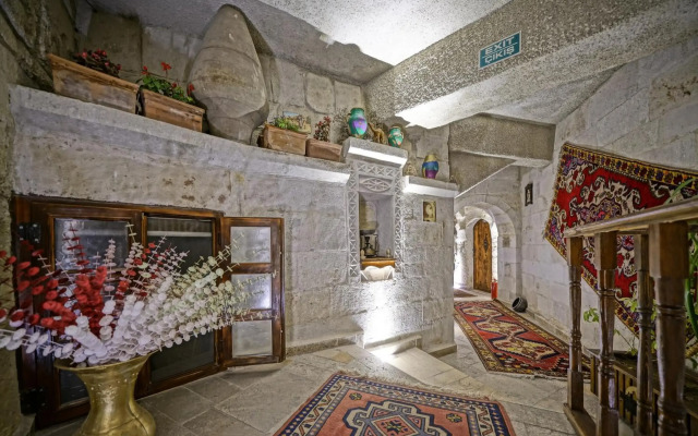 Maccan Cave Hotel