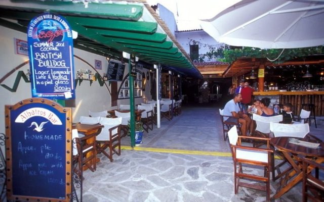 Caravos Hotel