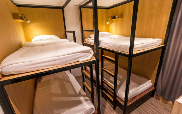 Z's Hostel at Tha Phae Gate