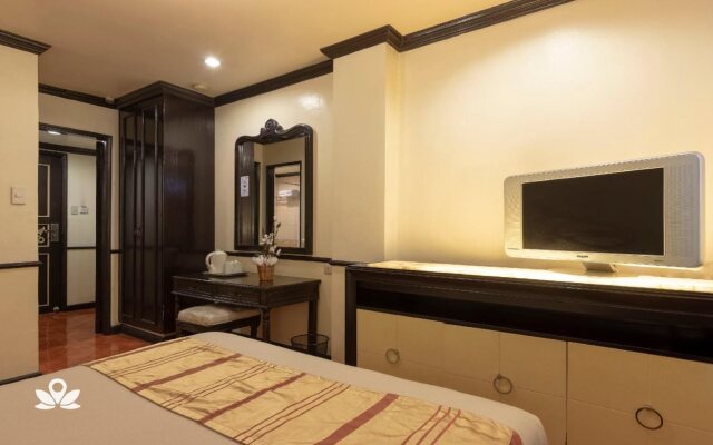 Camelot Hotel